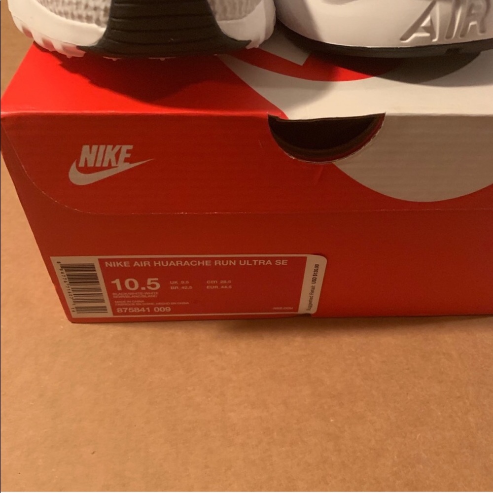 Nike Huraches. BRAND NEW!! Size Men’s 10.5